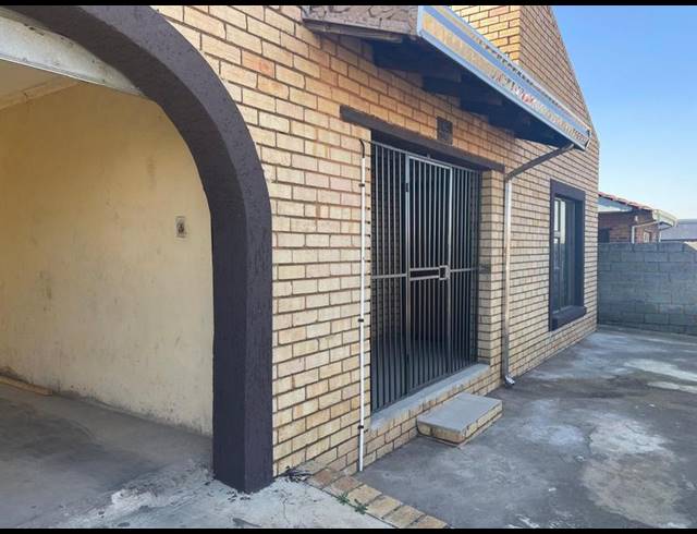 2 BEDROOM HOUSE FOR SALE IN KWA THEMA